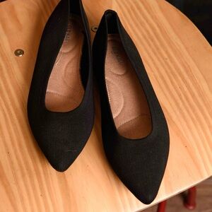 New Old Navy knit nylon pointed-toe flats size 9.5